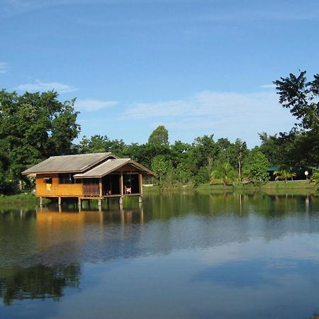 Отель Isaan Perazim Park Ройет Экстерьер фото
