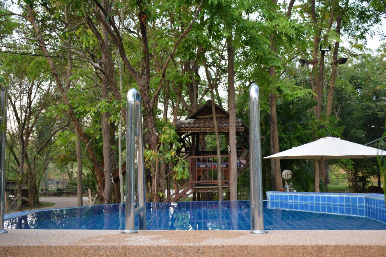 Отель Isaan Perazim Park Ройет Экстерьер фото